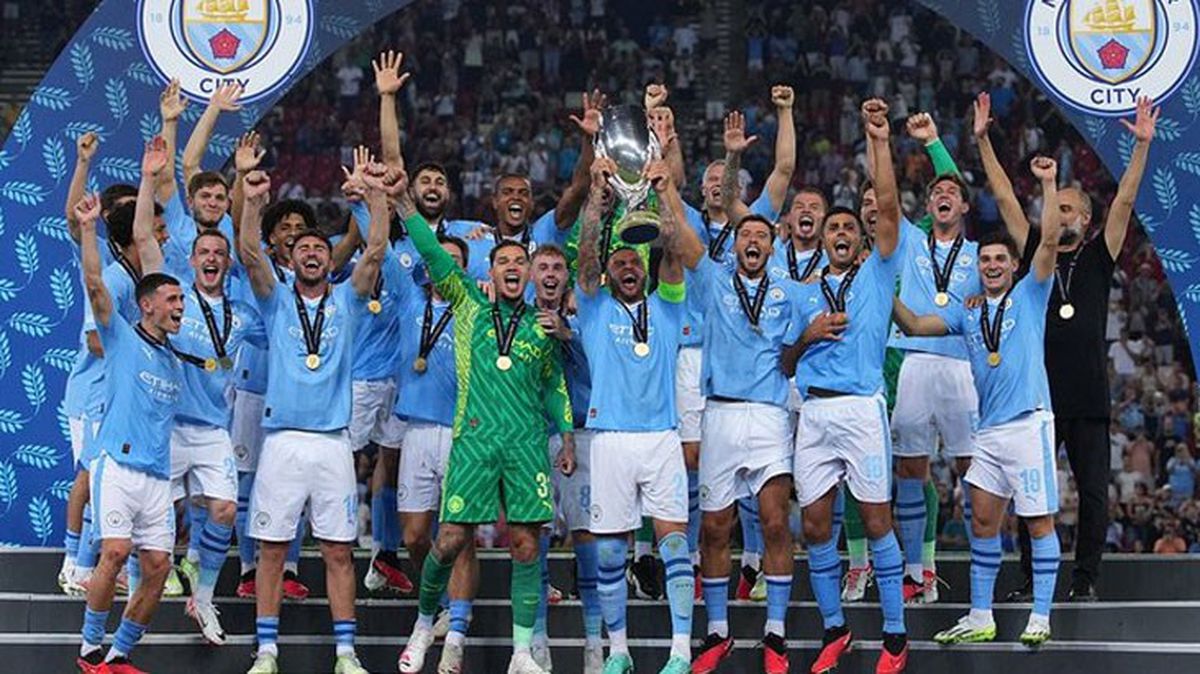 Son Dakika: UEFA Süper Kupa Finali'nde normal süresi 1-1 biten maçta Manchester City, Sevilla'yı penaltılarda 5-4 yenerek kupaya uzandı