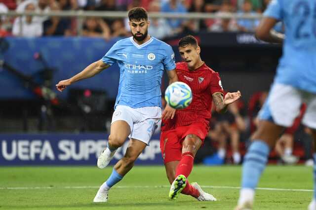 Son Dakika: UEFA Süper Kupa Finali'nde normal süresi 1-1 biten maçta Manchester City, Sevilla'yı penaltılarda 5-4 yenerek kupanın sahibi oldu.