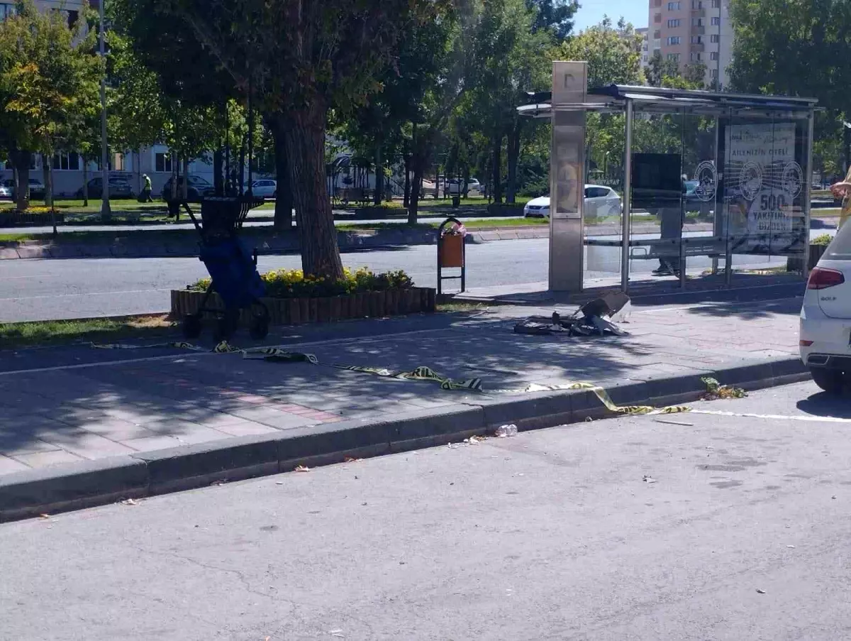 Kayseri'de sahipsiz bavul fünye ile patlatıldı