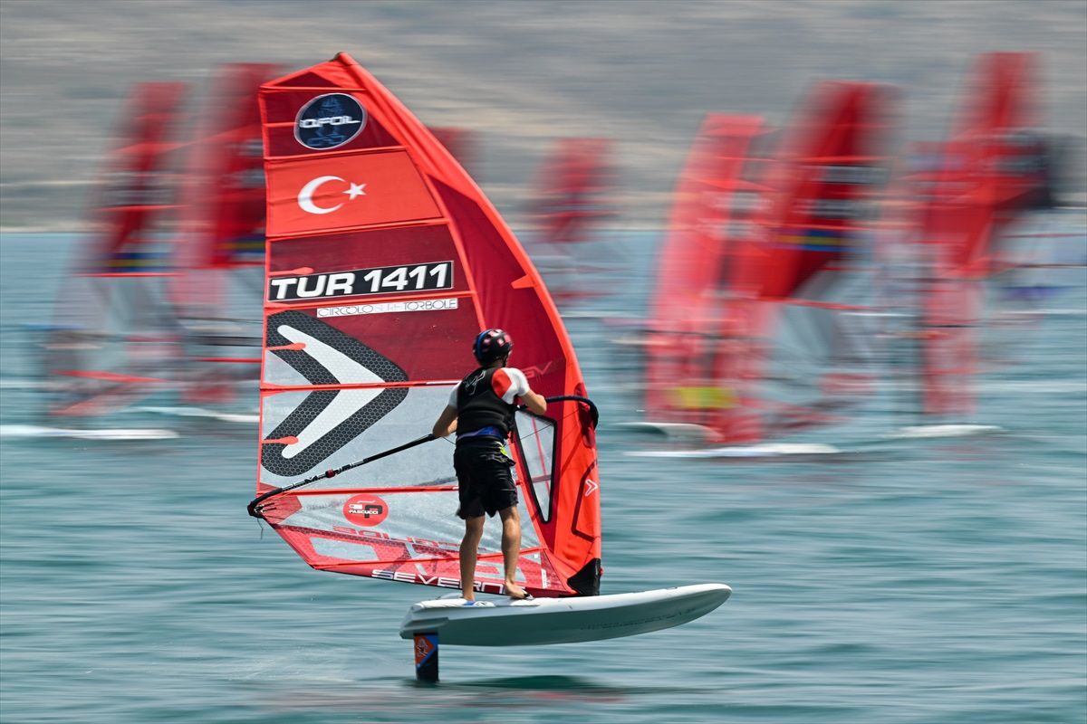 Türkiye Rüzgar Sörfü Slalom Ligi'nde İkinci Ayak Mücadelesi Başladı