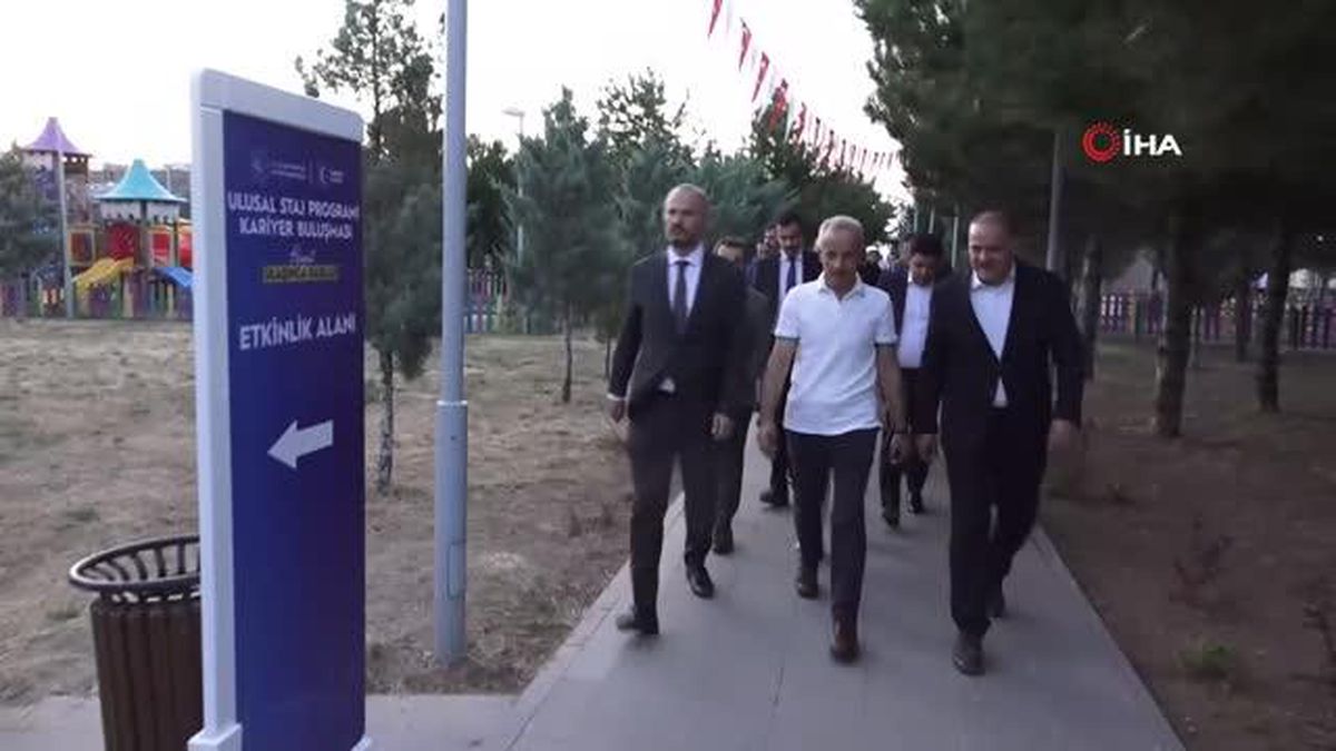 Ulaştırma ve Altyapı Bakanı Abdulkadir Uraloğlu: 'Tarihi bilip ders almazsak tekerrür edecektir'