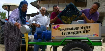 Mersin Büyükşehir Belediyesi Üzüm Sıkma Makinesi Desteği Sağlıyor