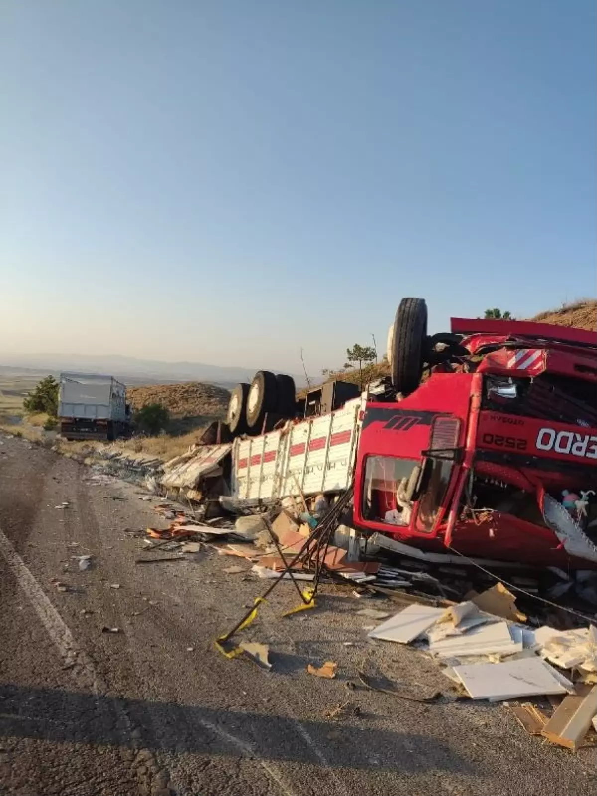 Kırıkkale'de Kamyonlar Çarpıştı: 1 Ölü, 2 Yaralı