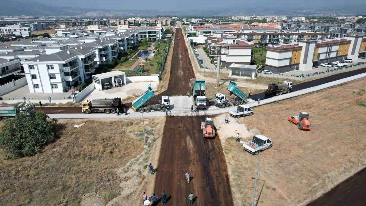 Manisa Büyükşehir Belediyesi, Muradiye Mahallesi'nde Üstyapı Düzenlemelerini İnceliyor