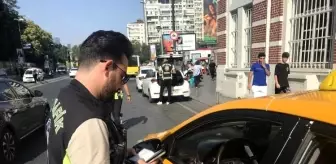 İstanbul'da Trafik Polisleri Taksicilere Cezalar Yazdı