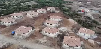 Depremzede vatandaşları heyecanlandıran köy evleri