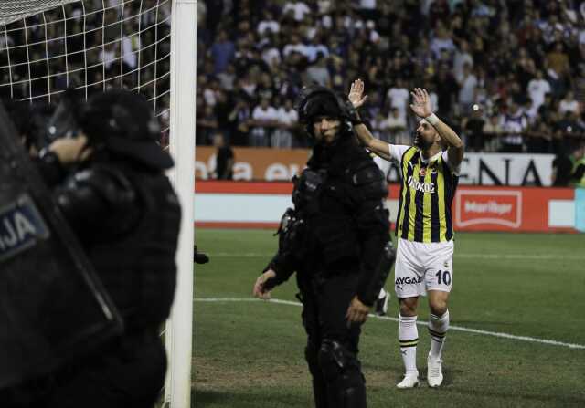 Fenerbahçe-Maribor maçında olayların fitili nasıl ateşlendi? Güvenlik kılığına girmişler