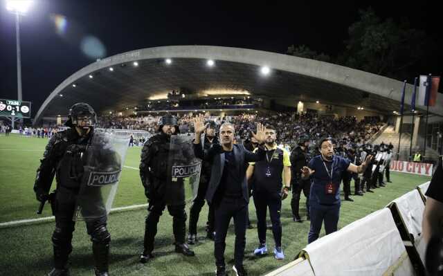 Fenerbahçe-Maribor maçında olayların fitili nasıl ateşlendi? Güvenlik kılığına girmişler