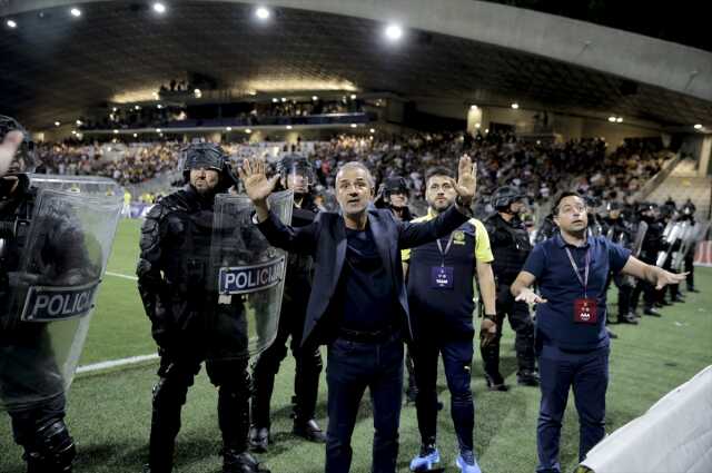Fenerbahçe-Maribor maçında olayların fitili nasıl ateşlendi? Güvenlik kılığına girmişler