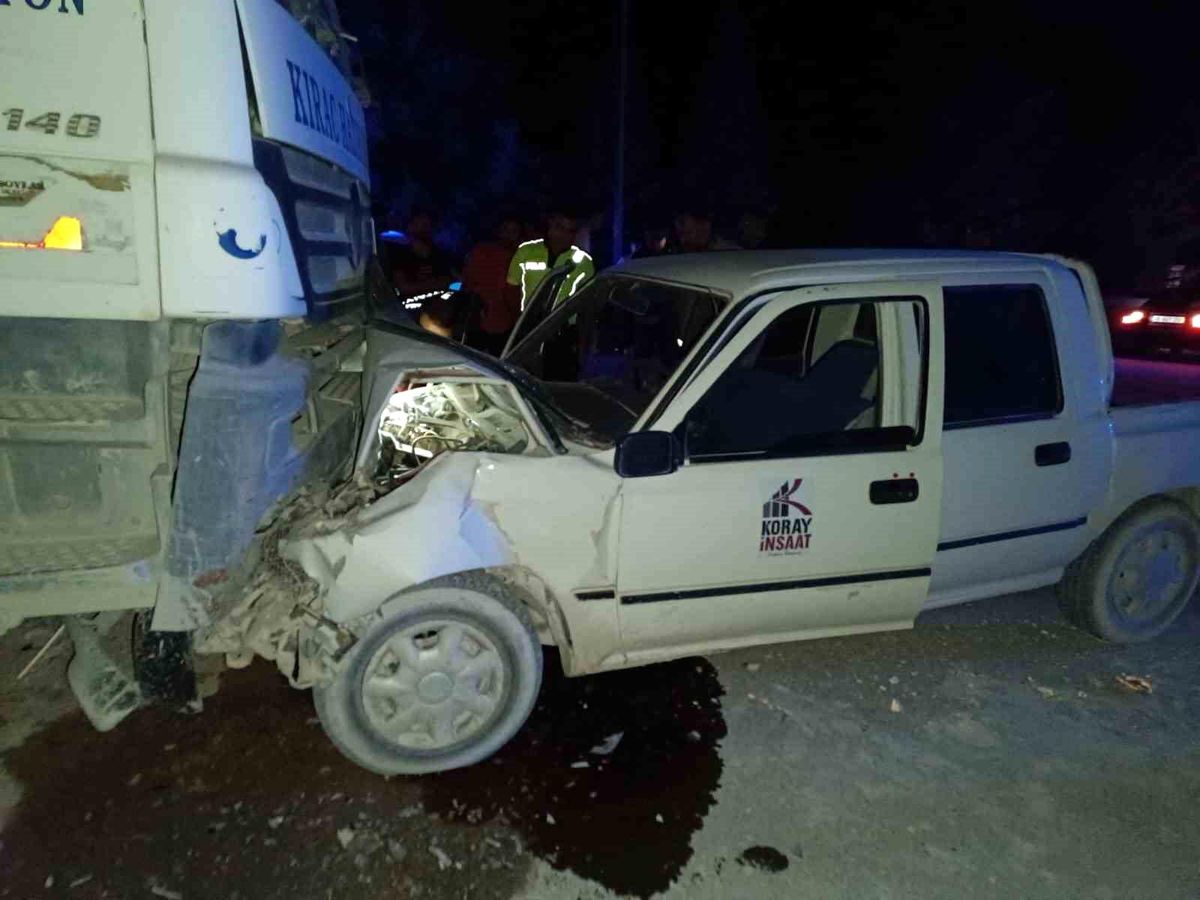 Kahramanmaraş'ta Beton Mikseri ile Pikap Çarpıştı: 7 Yaralı