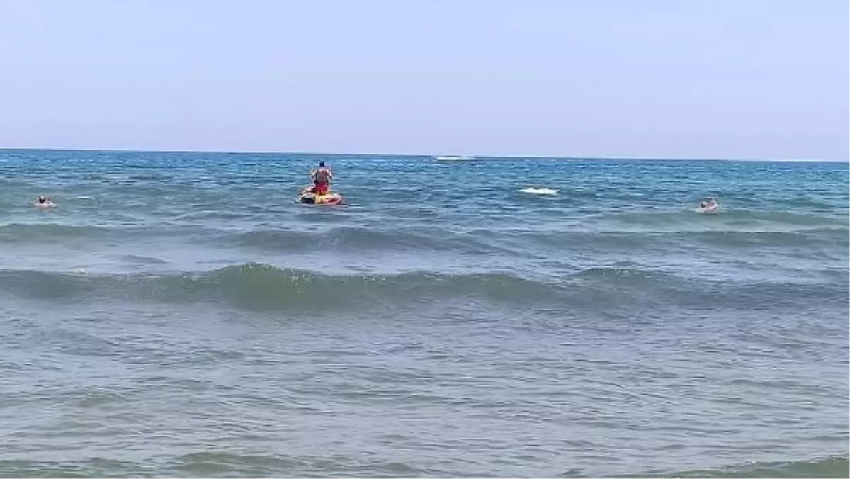 Kandıra'da Hava ve Deniz Koşulları Nedeniyle Denize Giriş Yasaklandı