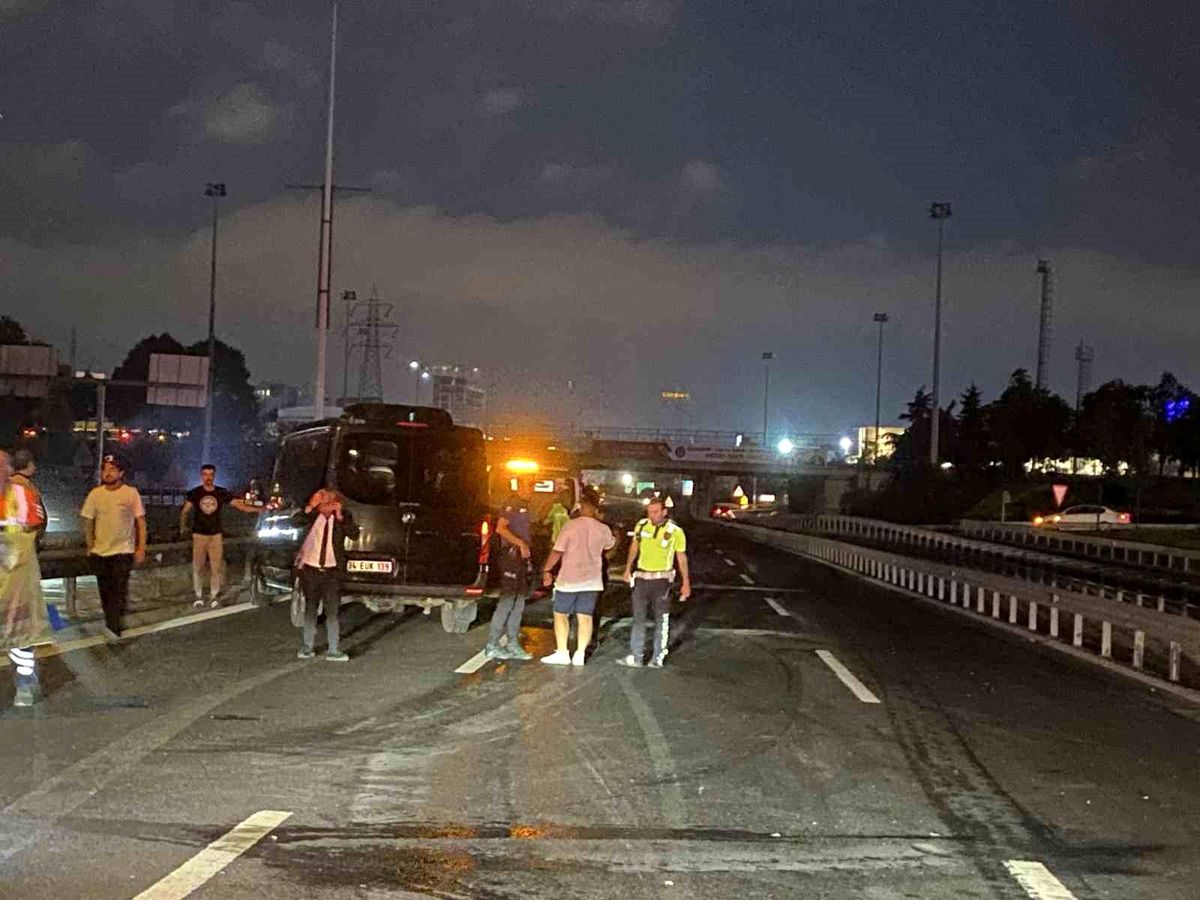 Küçükçekmece Basın Ekspres Yolunda Ardışık Kazalar