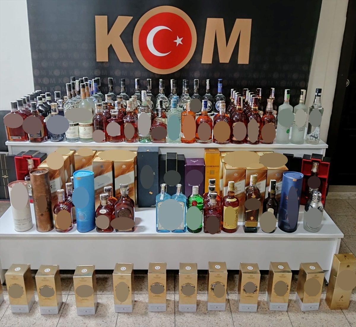 Kırklareli'nde 113 litre gümrük kaçağı içki ele geçirildi
