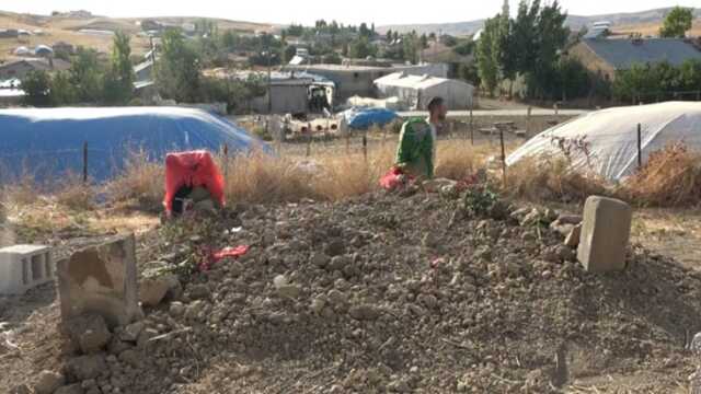 Muş'ta birbirlerine kavuşamayan iki genç canına kıydı! Kızın babası sessizliğini bozdu Muş'ta birbirlerine kavuşamayan iki genç canına kıydı! Kızın babası sessizliğini bozdu