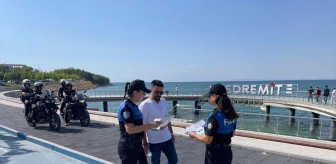 Van'da Deniz Polisi Ekipleri Boğulma Vakalarını Önlemek İçin Bilgilendirme Yapıyor