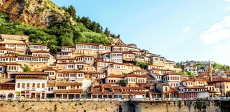 Arnavutluk'ta İtalyan turistlerin hesabını Başbakan ödedi