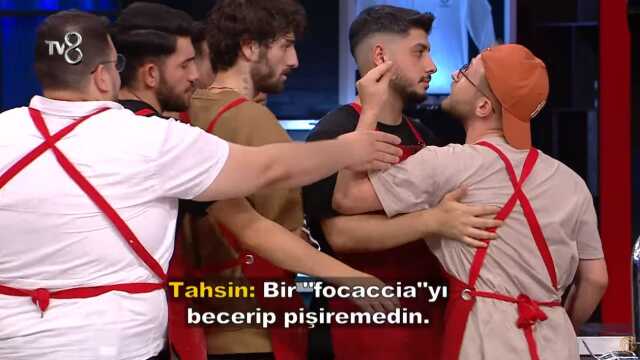 MasterChef All Star'da gergin Anlar: Sergen stüdyoyu terk etti, Kıvanç ve Tahsin birbirinin üstüne yürüdü MasterChef All Star'da gergin Anlar: Sergen stüdyoyu terk etti, Kıvanç ve Tahsin birbirinin üstüne yürüdü