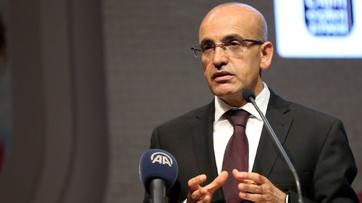 Mehmet Şimşek'ten kendisiyle ilgili istifa iddialarına tek kelimelik yanıt: Uydurmuşlar