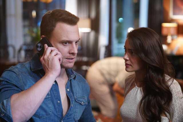 Sette fenalaşan Kerem Bürsin, hastaneye kaldırıldı Sette fenalaşan Kerem Bürsin, hastaneye kaldırıldı