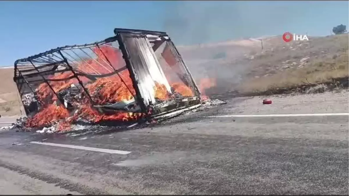 Çocuk bezi ve ıslak mendil yüklü tırın dorsesi alev alev yandı