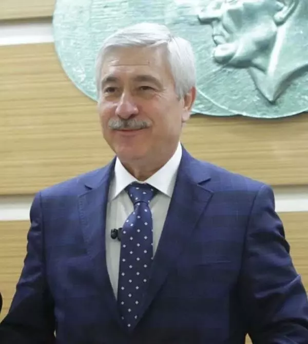 Yakalanan FETÖ'cü rektörün ifadesi ortaya çıktı: 6 yıl annemin evinde saklandım Yakalanan FETÖ'cü rektörün ifadesi ortaya çıktı: 6 yıl annemin evinde saklandım