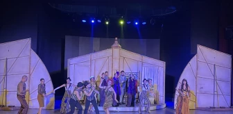 Samsun Devlet Opera ve Balesi 'Hisseli Harikalar Kumpanyası' müzikalini Trabzon'da sahneledi