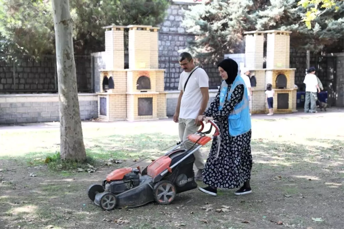 Kağıthane'de gençler 'Deneyim Okulu' ile hayata hazırlanıyor