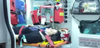 İzmit'te Ticari Taksi ile Otomobil Çarpıştı: 3 Yaralı