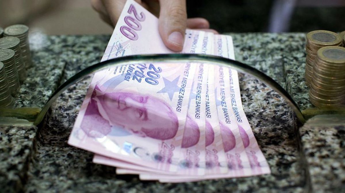Açık öğretim fakültesi kayıtlarına yüzde 90'ı aşan zam! İşte bölüm bölüm yeni ücretler