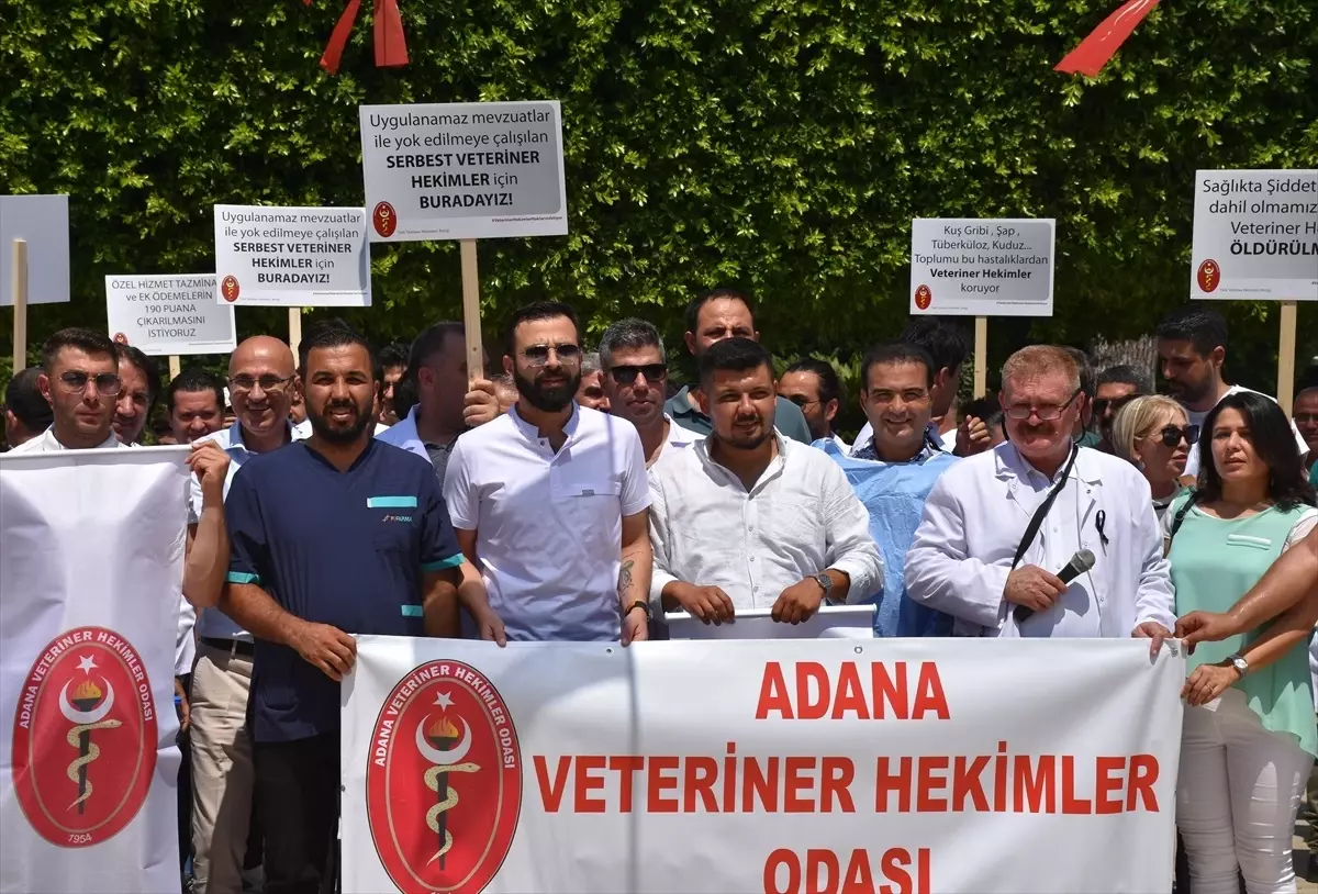 İzmir'de Veteriner Hekimler Sağlıkta Şiddet Yasası İstiyor