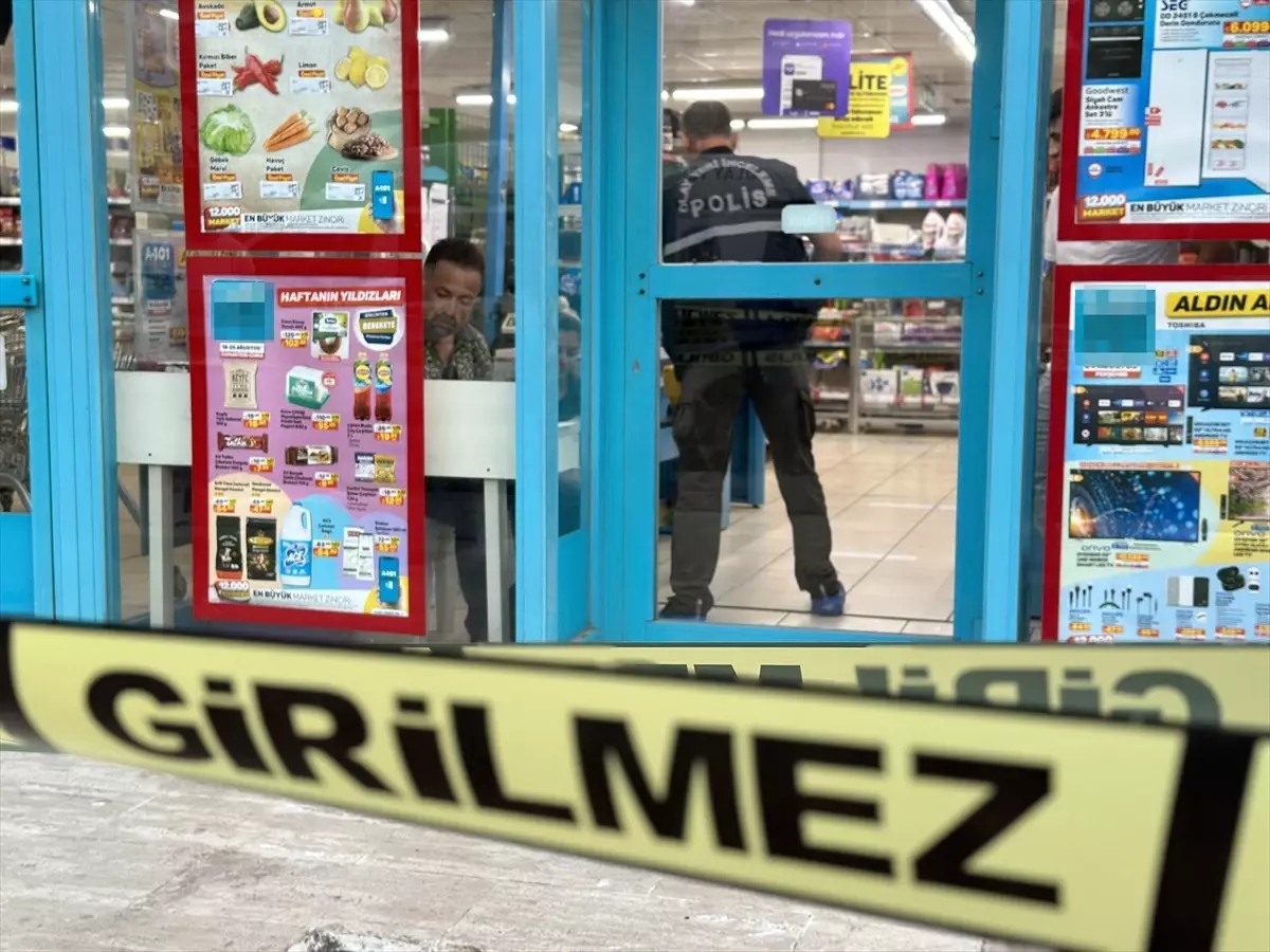 Antalya'da Kadın İşçi Eşi Tarafından Bıçaklanarak Öldürüldü