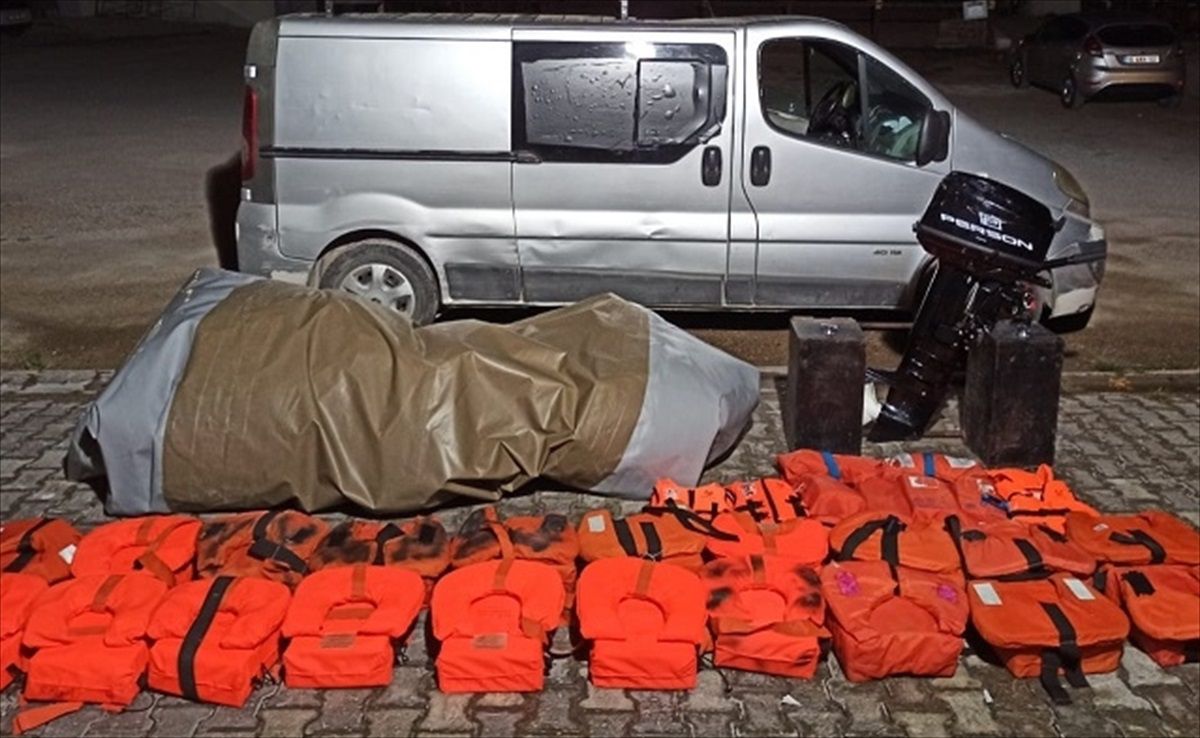 Balıkesir'de düzensiz göç operasyonu: 26 göçmen yakalandı, 6 şüpheli tutuklandı