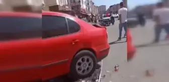 Başkentte otomobil önce motosiklete ardından reyonlara çarptı
