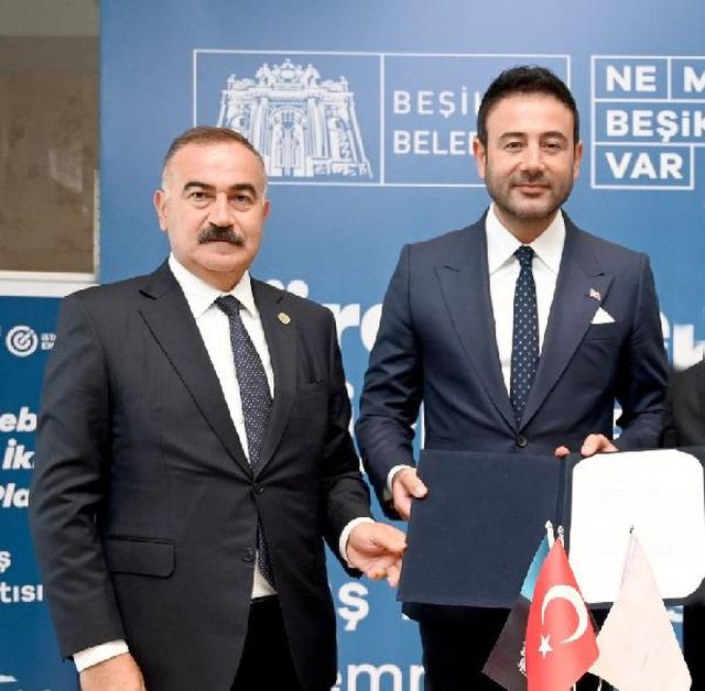 Beşiktaş Belediye Başkan Yardımcısı Topçuoğlu makamında geçirdiği kalp krizi sonucu hayatını kaybetti