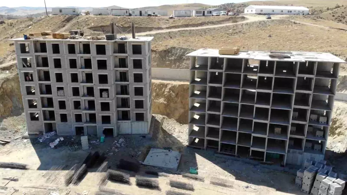 TOKİ, Kırıkkale'de İlk Evim Projesi İnşaatını Sürdürüyor