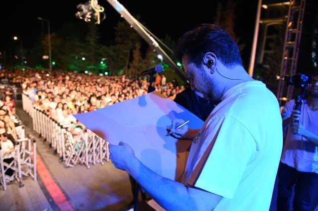 Karadeniz Müziğinin Sevilen İsmi Ekin Uzunlar, Amerika Turnesine Hazırlanıyor Karadeniz Müziğinin Sevilen İsmi Ekin Uzunlar, Amerika Turnesine Hazırlanıyor