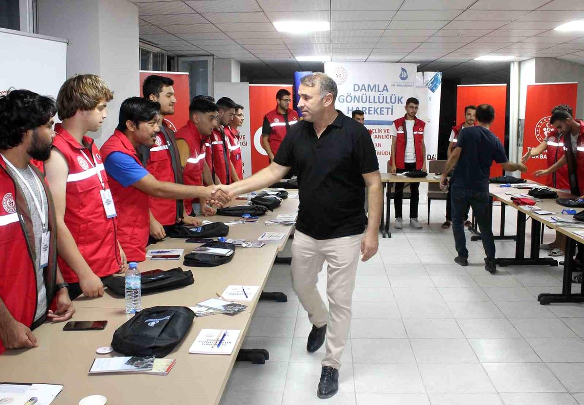 Gençlik ve Spor Bakanlığı'nın 'Damla Gönüllülük Hareketi' Projesi Karaman'da Başladı