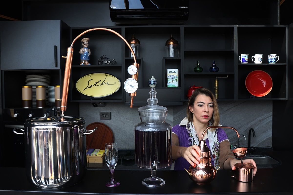 Kütahyalı Kadın Girişimci Lavanta Yetiştiriciliğiyle İş Kuruyor
