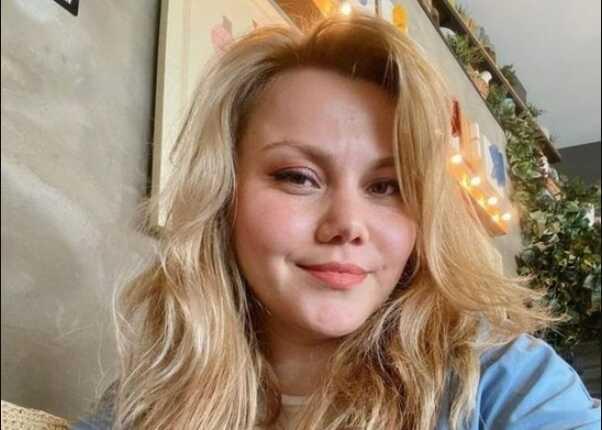 Youtuber Merve Veziroğlu'nun sağlık durumu nasıl? Eşi tarafından bıçaklanan Youtuber'ın sor durumu ne? Youtuber Merve Veziroğlu'nun sağlık durumu nasıl? Eşi tarafından bıçaklanan Youtuber'ın sor durumu ne?