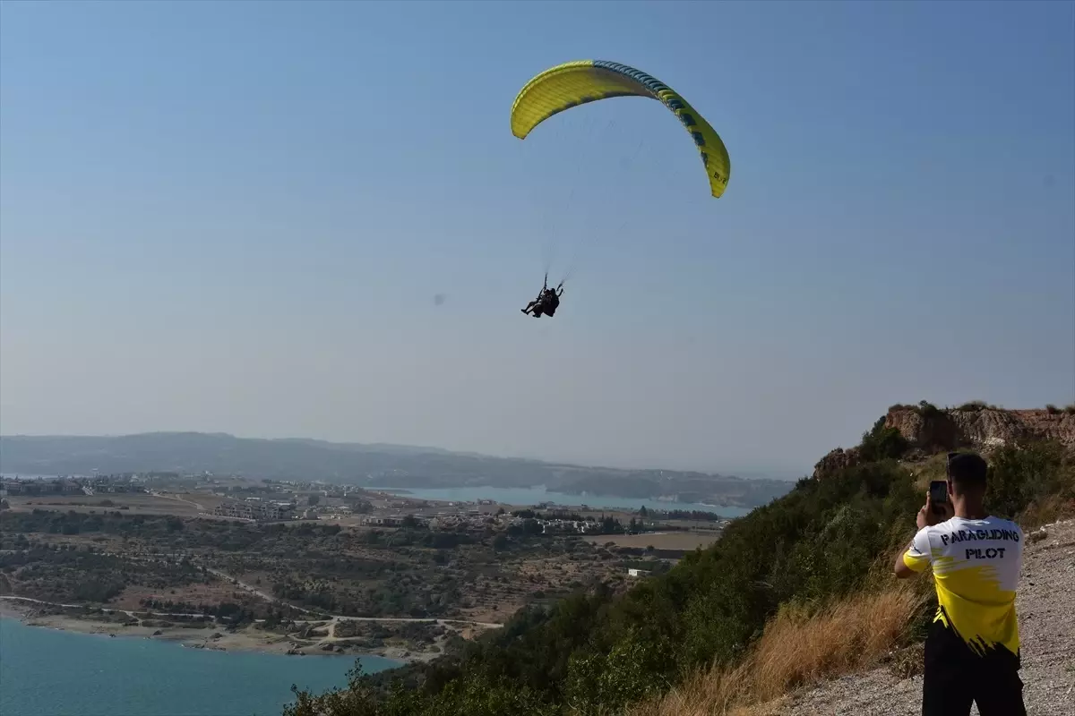 Adana'da Engelli Çocuklar İçin Yamaç Paraşütü Etkinliği