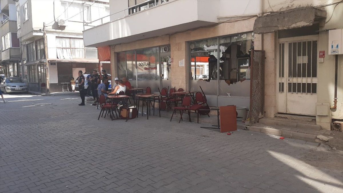 Edremit'te Genç Silahla Öldürüldü, Zanlı Tutuklandı