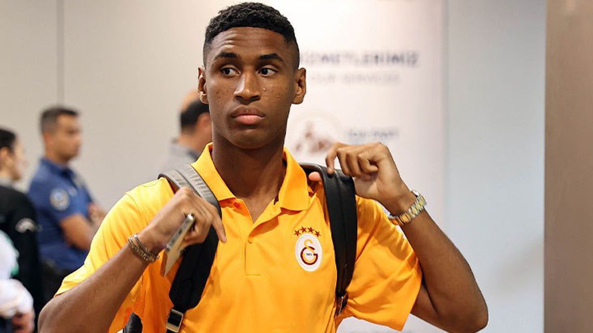 Galatasaray'ın Şampiyonlar Ligi kadrosunda büyük sürpriz! Yeni transfer listeye yazıldı