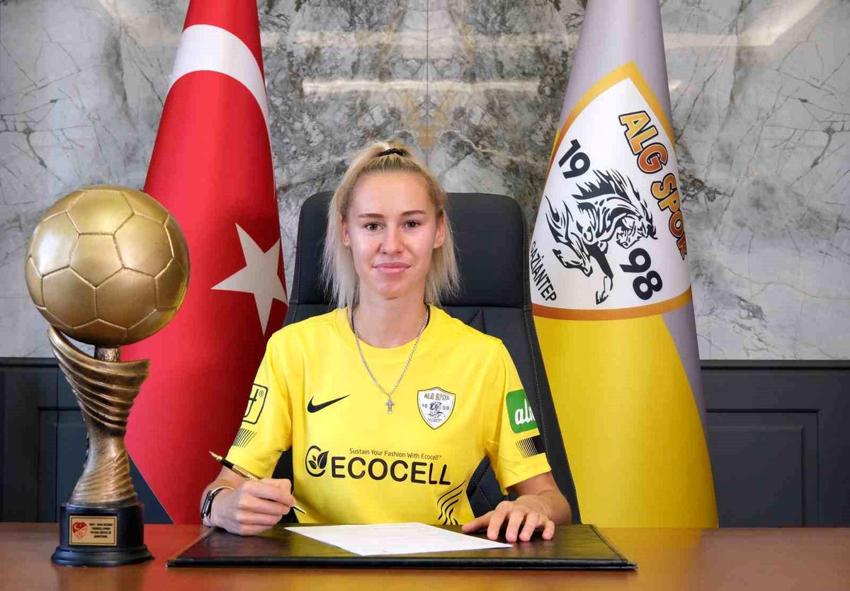 Gaziantep ALG Spor, Belarus Milli Takımının Golcüsü Karina Olkhovik'i Transfer Etti