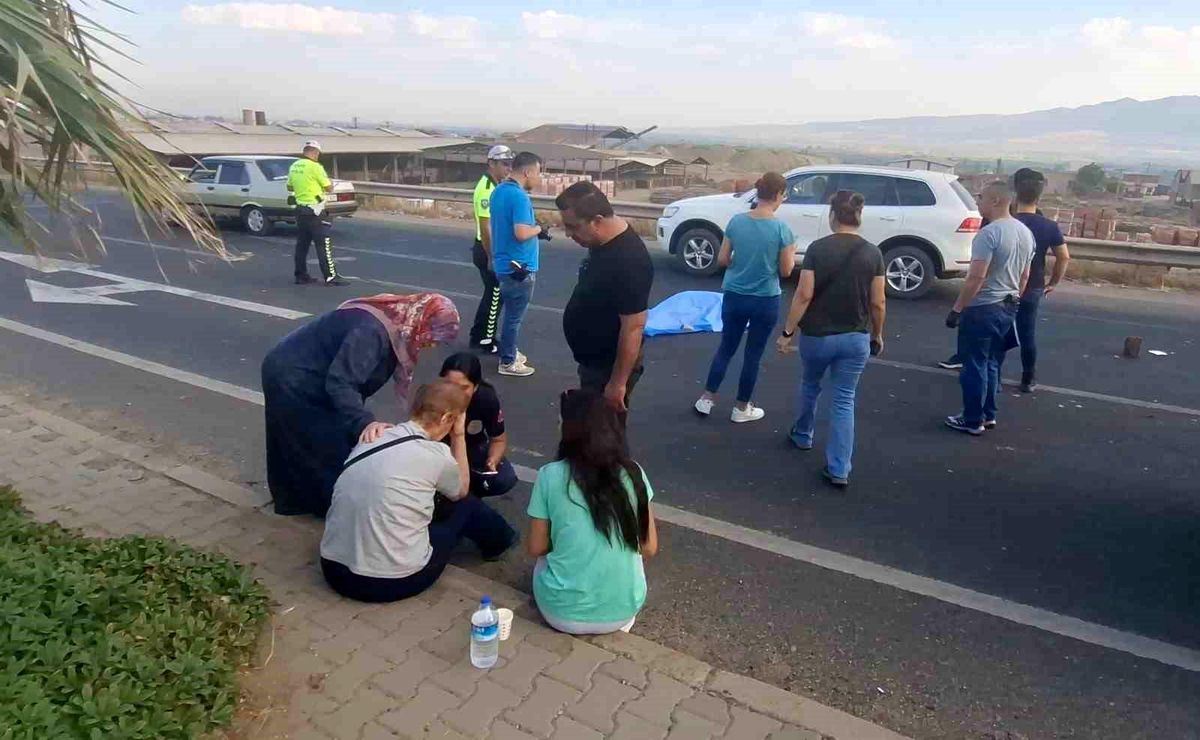 Turgutlu'da Otomobil Kazası: 72 Yaşındaki Kadın Hayatını Kaybetti