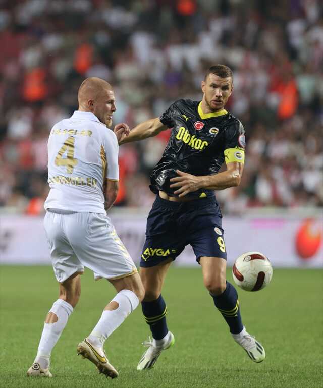 Rıdvan Dilmen, Fenerbahçe için ilk kez ekranlarda bu yorumu yaptı: Tarihin en iyisi