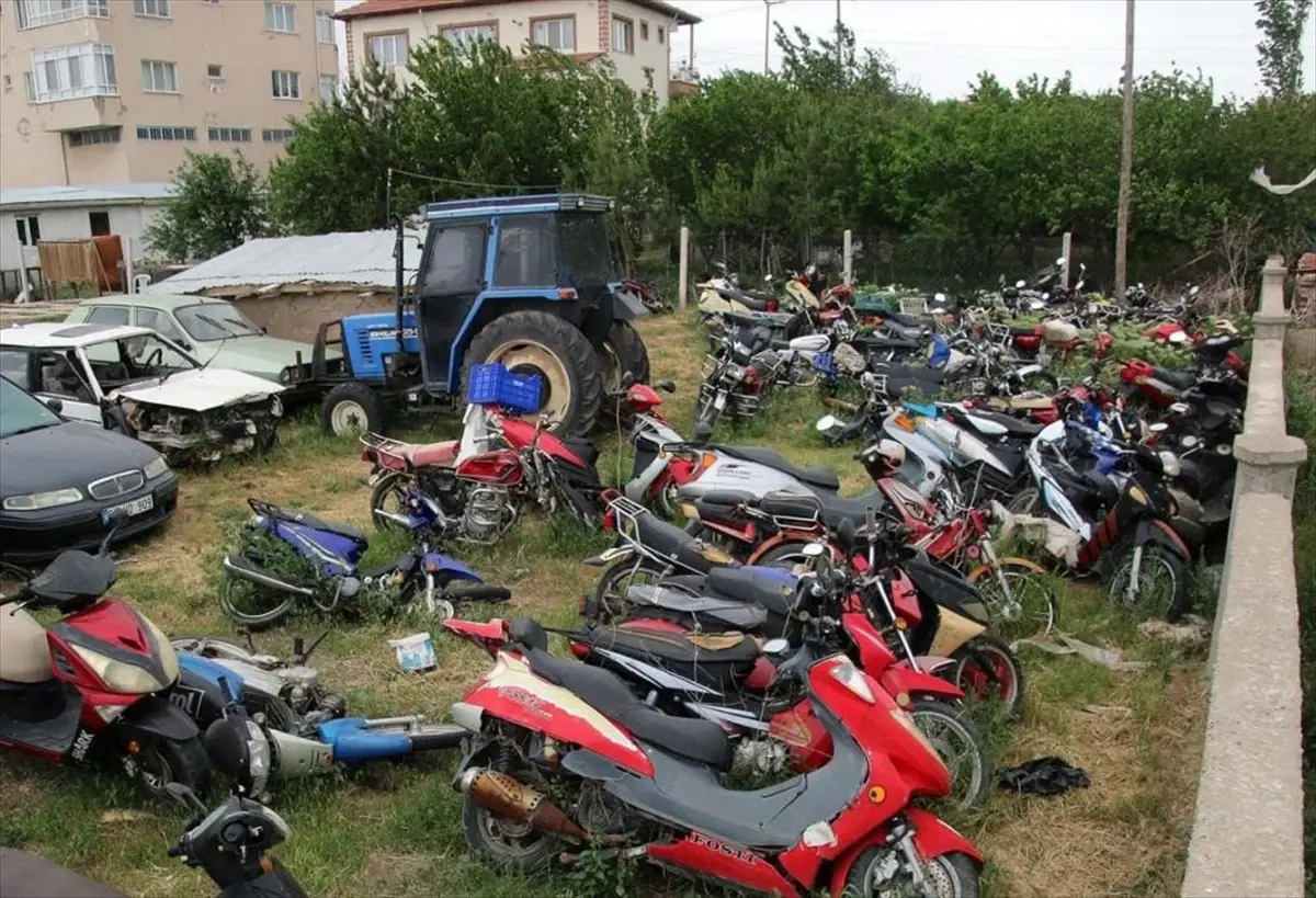 Şarkışla'da yapılan denetimlerde 27 motosiklet trafikten men edildi