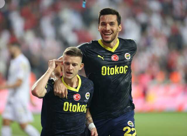 Süper Lig'de yeni sezona 2'de 2 yaparak başlayan tek takım Fenerbahçe