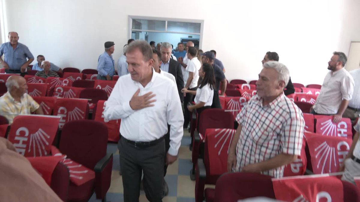 Vahap Seçer, CHP Mut İlçe Kongresi'ne Katıldı: 'Gelecek Günler Bugünlerden Çok Daha Güzel Olacak'
