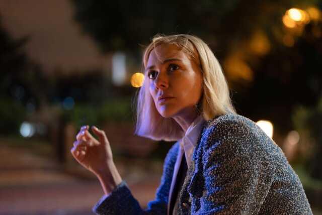 Yeni dizisi için imaj değiştiren Bergüzar Korel, Esra Erol'a benzetildi Yeni dizisi için imaj değiştiren Bergüzar Korel, Esra Erol'a benzetildi