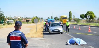 Aksaray'da Yol Kenarında Arızalanan Otomobilin Kontrolünü Yapan Kişiye Kamyonet Çarptı: 1 Ölü